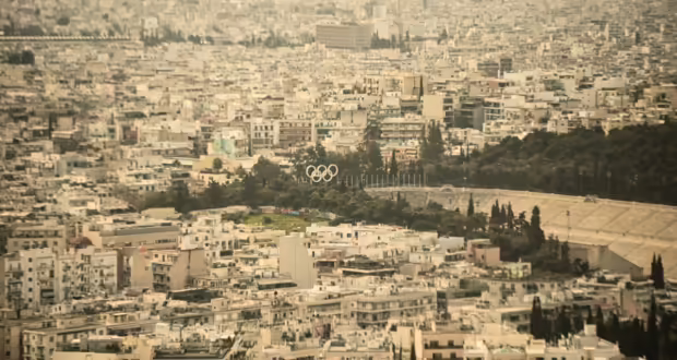 Καιρός 25ης Μαρτίου: Παρελάσεις με λασποβροχές, αφρικανική σκόνη και θερμοκρασία στους 24 βαθμούς Κελσίου