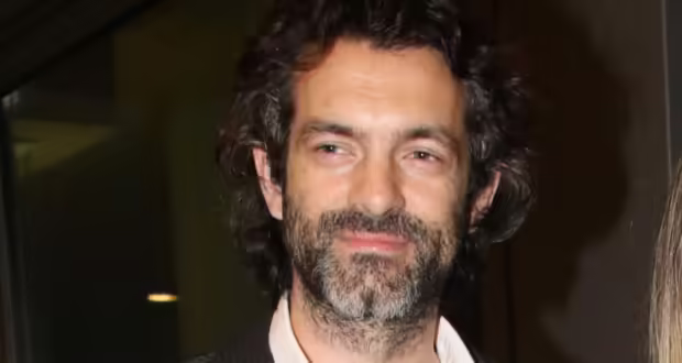 Φίλιππος Μιχόπουλος: «Σταματήστε να δημοσιεύετε κοινές φωτογραφίες μου με την Αθηνά Οικονομάκου» – Η ανακοίνωση στα μέσα