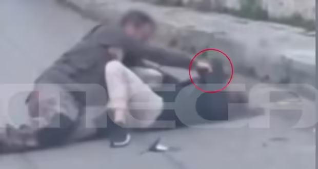 Χαλκίδα: Βίντεο ντοκουμέντο από τη στυγερή δολοφονία του 43χρονου ξυλουργού – Καρέ καρέ οι φονικές μαχαιριές της 39χρονης