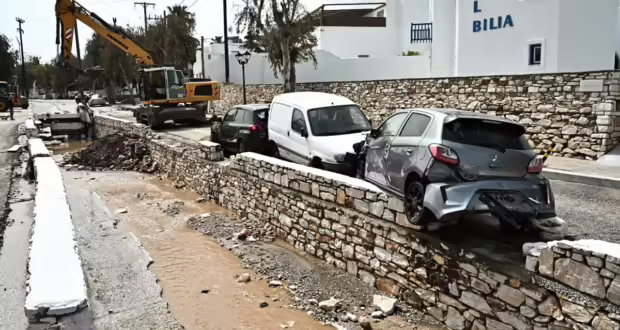 Κακοκαιρία: Σε κατάσταση έκτακτης ανάγκης η Πάρος λόγω της σφοδρής κακοκαιρίας που σάρωσε τις Κυκλάδες