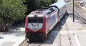 Έρχεται νέα πλατφόρμα που θα «βλέπει» την πορεία των τρένων – Τι είπε ο Κωνσταντίνος Κυρανάκης στη Βουλή