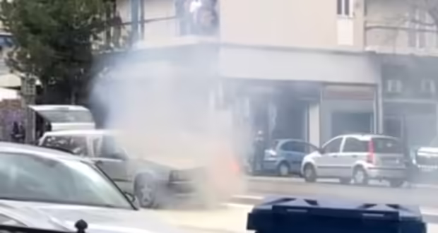 Βίντεο με τη νεκροφόρα που τυλίχτηκε στις φλόγες εν κινήσει στη Συγγρού