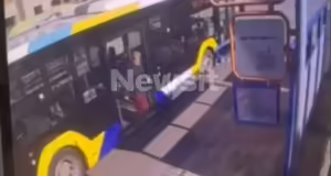 Κορωπί: Προφυλακιστέος ο άνδρας με το κατσαβίδι – «Με προκάλεσαν»