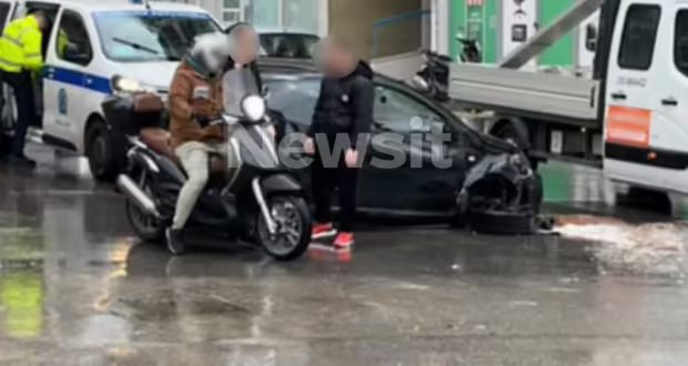 Τροχαίο ατύχημα στο Νέο Κόσμο με έναν τραυματία