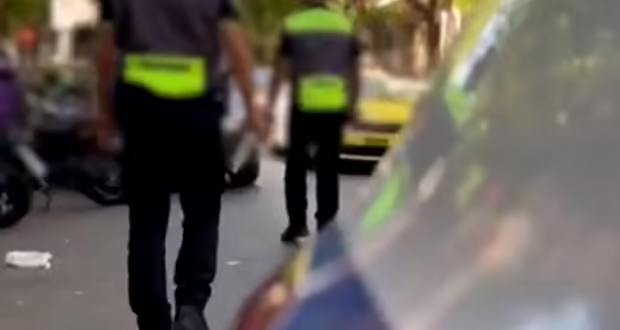 Θεσσαλονίκη: 37χρονη παρέσυρε τροχονόμο που ρύθμιζε την κυκλοφορία (Αποκλειστικό βίντεο)