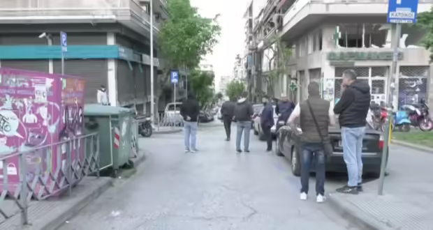 Αυτόπτης μάρτυρας για έκρηξη σε πάρκινγκ στη Θεσσαλονίκη αποκλειστικά στο ΕΡΤNews: “Νόμισα ότι έγινε μέσα στο σπίτι μου”
