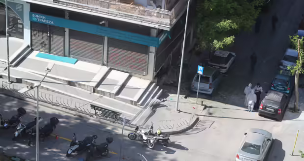 Έκρηξη στη Θεσσαλονίκη-Έρευνα της αστυνομίας στο διαμέρισμα όπου φέρεται να διέμενε η 38χρονη