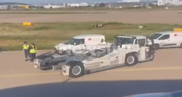 «Γολγοθάς» για 180 επιβάτες της Volotea σε πτήση από Αθήνα για Βενετία: Η λακκούβα και οι 8 ώρες αναμονής
