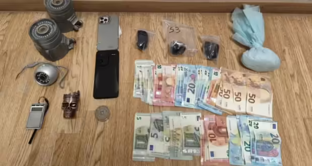 Αττική: Χειροπέδες σε 4 για διακίνηση ναρκωτικών – Το «λερωμένο» ποινικό μητρώο και η κατηγορία για απόπειρα ανθρωποκτονίας