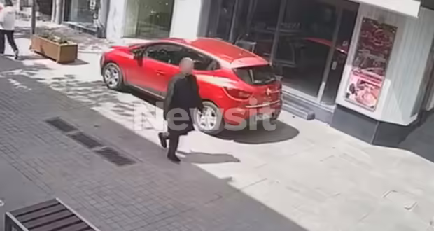 Μαρούσι: Νέα βίντεο ντοκουμέντο με τον άνδρα με τη μαύρη καμπαρντίνα που παρενοχλεί ανήλικες
