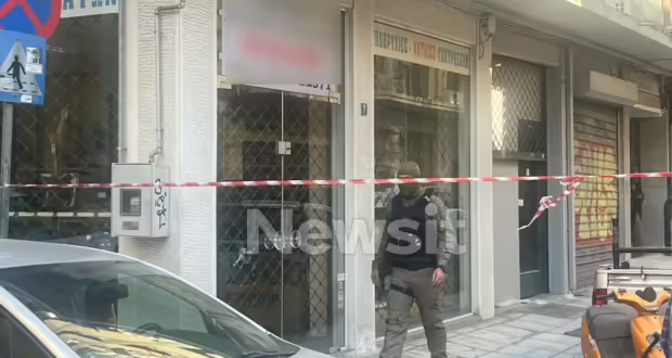 Θεσσαλονίκη: Ψάχνουν τον κατασκευαστή της βόμβας – Σύμπραξη ποινικών με αντάρτες πόλης για το χτύπημα με «άρωμα» τρομοκρατίας
