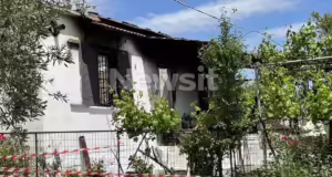 Πρέβεζα: Από έκρηξη φιάλης υγραερίου η φωτιά στο σπίτι όπου πέθαναν οι δύο ηλικιωμένες αδερφές – Έπεσε η οροφή και καταπλάκωσε τη μία