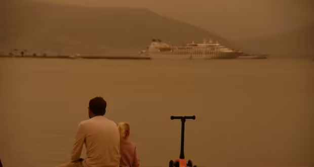 Καιρός – Γιώργος Τσατραφύλλιας: Δύο εξάρσεις αφρικανικής ζέστης με σκόνη, λασποβροχές, υγρασία και 35άρια