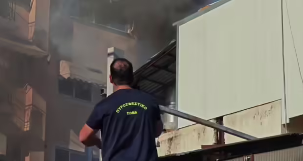 Γκάζι: Φωτιά σε συγκρότημα καταστημάτων εστίασης – Ξεκίνησε από το σύστημα εξαερισμού