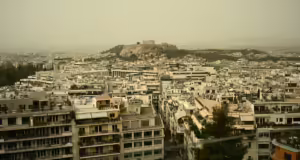 Καιρός: Εκρηκτικό «κοκτέιλ» με 33 βαθμούς Κελσίου και αφρικανική σκόνη – Η Κρήτη στο επίκεντρο του φαινομένου