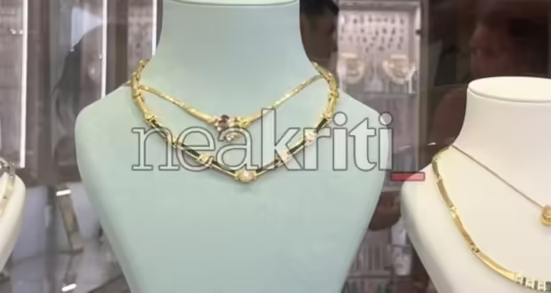 Κρήτη: Βίντεο ντοκουμέντο από τη στιγμή που τουρίστας αρπάζει κόσμημα αξίας 6.000 ευρώ