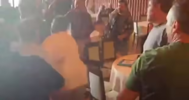 Κοζάνη: Πιάστηκαν στα χέρια στο συνέδριο του Εργατικού Κέντρου – Βρισιές και σπρωξίματα