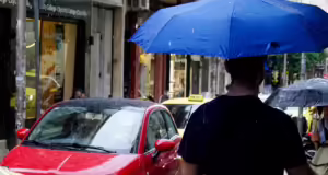 Καιρός σήμερα: Στα ύψη η θερμοκρασία και η μεταφορά αφρικανικής σκόνης – Σε ποιες περιοχές θα βρέξει