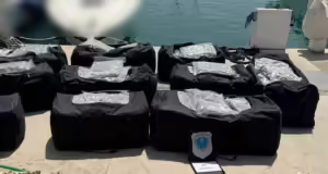 Γλυφάδα: Κατασχέθηκαν 194 κιλά ακατέργαστης κάνναβης σε ταχύπλοο