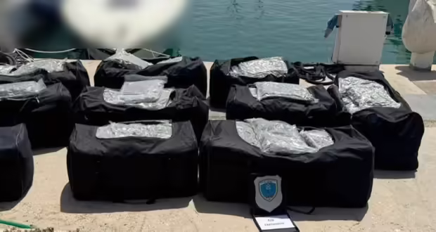 Γλυφάδα: Κατασχέθηκαν 194 κιλά ακατέργαστης κάνναβης σε ταχύπλοο