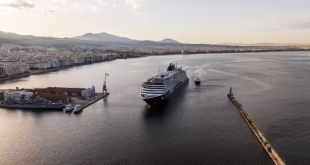 Θεσσαλονίκη: Για πρώτη φορά στα νερά του Θερμαϊκού το υπερπολυτελές κρουαζιερόπλοιο «Seven Seas Splendor»