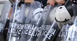 Σύνοδος Πρυτάνεων: Αστυνομικό «μπλόκο» σε φοιτητές που ήθελαν να παρέμβουν στη Σιθωνία Χαλκιδικής
