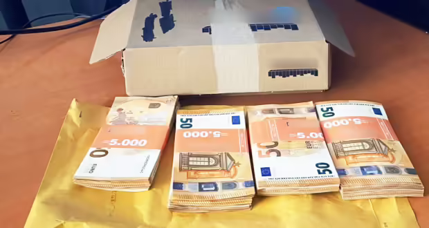 Ηλικιωμένος πέταξε κατά λάθος 20.000 ευρώ σε κάδο ανακύκλωσης – Τα βρήκαν και του τα επέστρεψαν