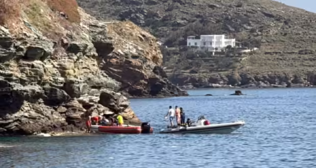 Τραγωδία στην Άνδρο: Νεκρή γυναίκα μετά από πτώση αυτοκινήτου στη θάλασσα