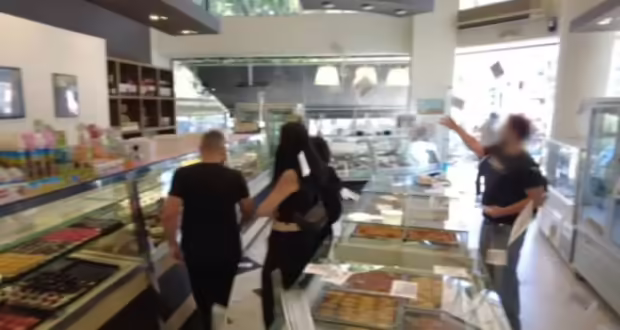 Θεσσαλονίκη: Παρέμβαση Ρουβίκωνα σε ζαχαροπλαστείο