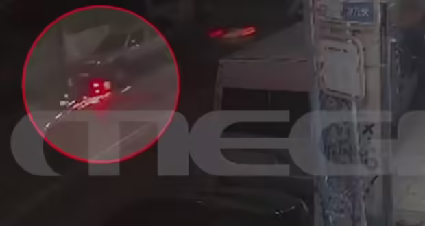 Περιστέρι: Βίντεο ντοκουμέντο από την παράσυρση οδηγού μοτοσικλέτας από αυτοκίνητο