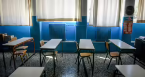 Αχαΐα: Καθηγητές γυμνασίου ξέχασαν 2 μαθήτριες σε κατάστημα εστίασης και έφυγαν – Ταξίδευαν με λεωφορείο για Θεσσαλονίκη