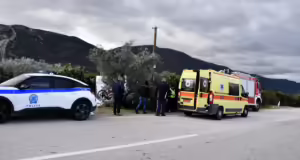 Θανατηφόρο τροχαίο στην Πρέβεζα με θύμα έναν 16χρονο: Έχασε τον έλεγχο της μηχανής του και συγκρούστηκε με αγροτικό