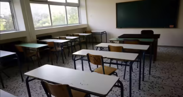 Θεσσαλονίκη: Δάσκαλος πληροφορικής έστελνε μηνύματα σε 12χρονη μαθήτρια στο Instagram – Υποστήριξε ότι την ερωτεύτηκε και μετά παραιτήθηκε