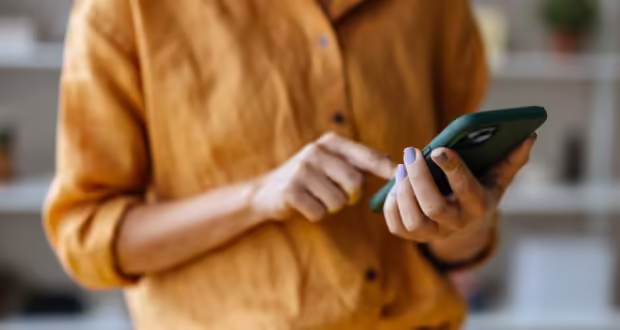 ΑΑΔΕ: Προσοχή σε παραπλανητικά SMS στο κινητό – Το μήνυμα για δήθεν επιδότηση πρόνοιας που πρέπει να αγνοήσετε