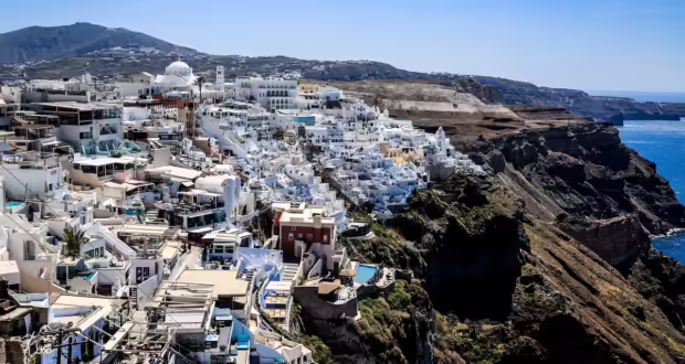 Δημοσιεύθηκε η νέα ΚYA για τη λήψη μέτρων Πολιτικής Προστασίας στη Σαντορίνη – Ποια μέτρα αποφασίστηκαν