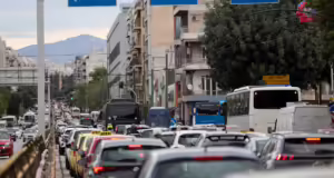 Κίνηση στους δρόμους: Μεγάλες καθυστερήσεις σε Κηφισό και Κηφισίας – Κυκλοφοριακό «έμφραγμα» και στην Αθηνών