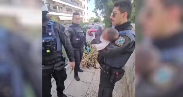 Άλιμος: Αυτόπτες μάρτυρες αποκαλύπτουν τις τελευταίες κινήσεις της γιαγιάς του μωρού – «Τσακωνόταν στο τηλέφωνο και πηγαινοερχόταν»