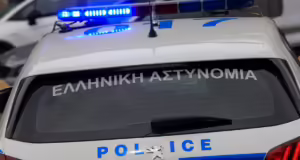 Ηλιούπολη: Επεισοδιακή καταδίωξη τριών διαρρηκτών – Πήραν σβάρνα παρκαρισμένα αυτοκίνητα