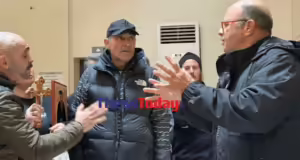 Θεσσαλονίκη: Χαμός σε εκδήλωση με ομιλητή τον καλλιτέχνη Χριστόφορο Κατσαδιώτη – «Τα έργα σου εξυβρίζουν την Παναγία»