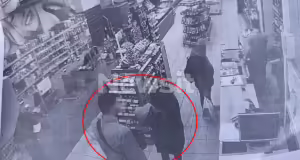 Άλιμος: Είχαν συναντηθεί ξανά η γιαγιά του βρέφους και ο μελαμψός άνδρας που το απήγαγε – Οι γονείς διεκδικούν να το πάρουν πίσω