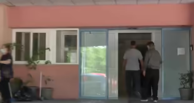 Λάρισα: Μητέρα συνελήφθη για κακοποίηση των παιδιών της- Φέρουν σημάδια από κάψιμο τσιγάρου