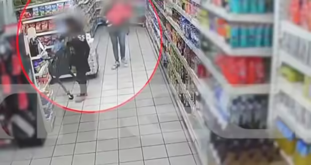 Βίντεο – ντοκουμέντο από την αρπαγή του μωρού στην Ομόνοια: Ο μυστηριώδης άνδρας που το πήρε και η ανεξήγητη συμπεριφορά του