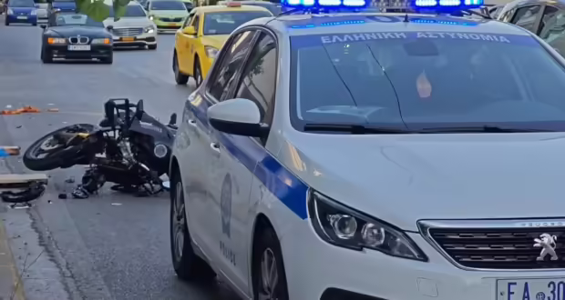 Μηχανή παρέσυρε πεζό στη λεωφόρο Συγγρού στο ρεύμα προς Πειραιά