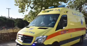 Θανατηφόρο τροχαίο στη Λεωφόρο Αθηνών – Νεκρή γυναίκα που παρασύρθηκε από μηχανή