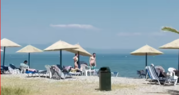 Λέσβος: Ανανεωμένη η πλαζ “Τσαμάκια”- 31 γαλάζιες σημαίες στο νησί
