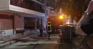 Αναστάτωση από φωτιά σε ακατοίκητο κτίριο στο Βύρωνα