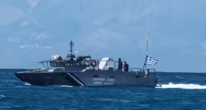 Χανιά: Χειροπέδες σε τρεις Σουδανούς για διακίνηση μεταναστών