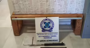 Θεσσαλονίκη: Είχε στο σπίτι και στο αυτοκίνητό του πάνω από 80.000 λαθραία τσιγάρα – Στην κατοχή του βρέθηκαν και μαχαίρια