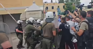 Απεργία ταξί: Επεισόδια έξω από το υπουργείο Μεταφορών – Κυνηγητό και χρήση χημικών