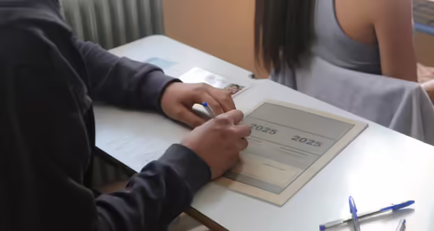 Πανελλήνιες 2025: Μη αναμενόμενο το θέμα της Νεοελληνικής Γλώσσας αλλά κοντά στις εμπειρίες των υποψηφίων – Οι αναλύσεις των ειδικών